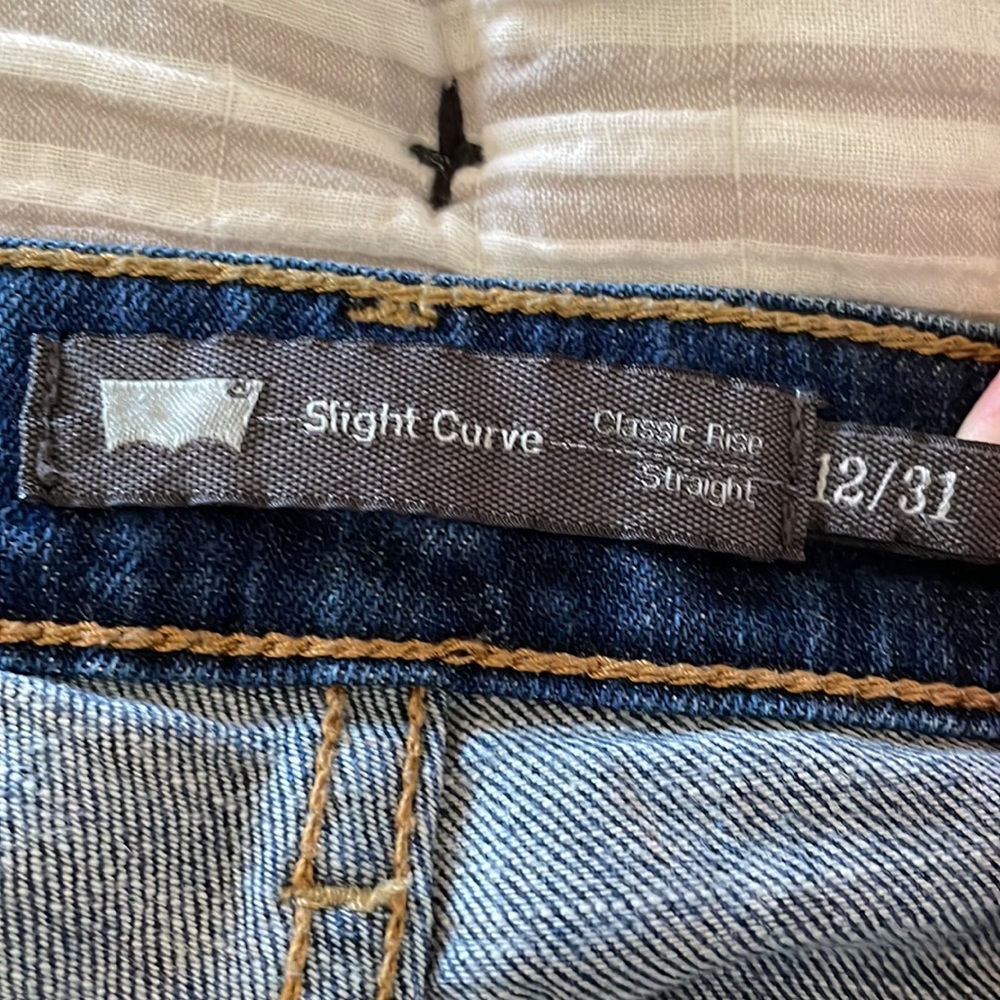 Womens Levi’s Jeans, size 12/31 - Picture 3 of 5